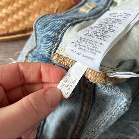 Madewell High-Rise Denim‎ Shorts in Cantrell Wash: TENCEL™ Lyocell Edition - Picture 10 of 10